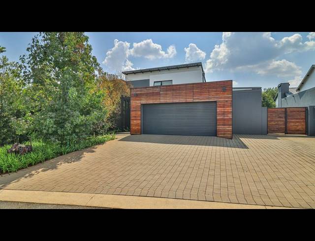 3 BEDROOM HOUSE FOR SALE IN MIDSTREAM MEADOWS